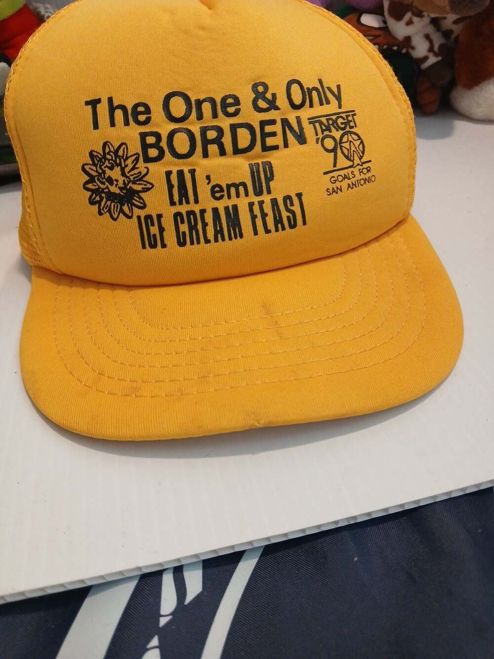 San Sun Borden Eat 'em Up Ice Cream Feast Vintage Trucker Hat Yellow